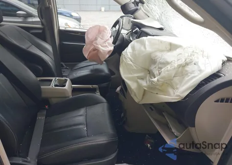 2016 Chrysler Town & Country Touring from USA, damaged, VIN 2C4RC1BG1GR298427